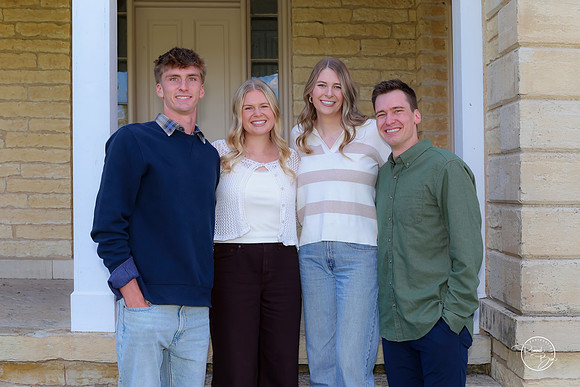 2026 Valek Family-34