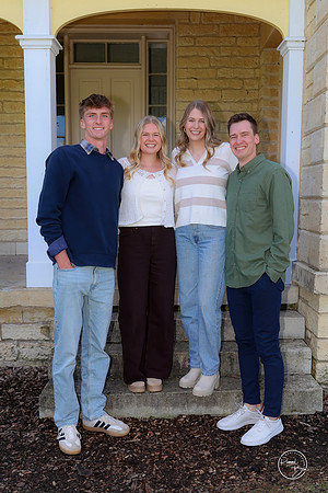 2026 Valek Family-33